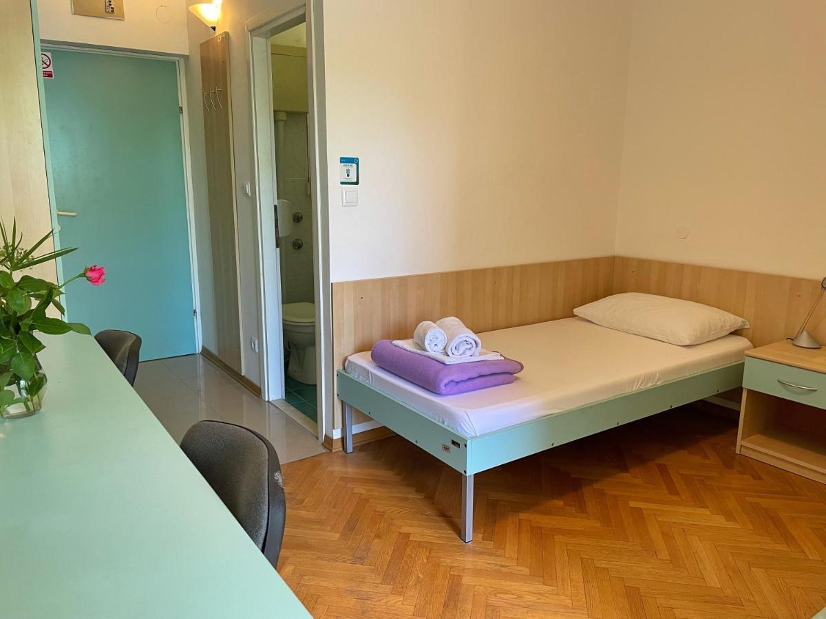 Hostel Spinut Split Exterior foto
