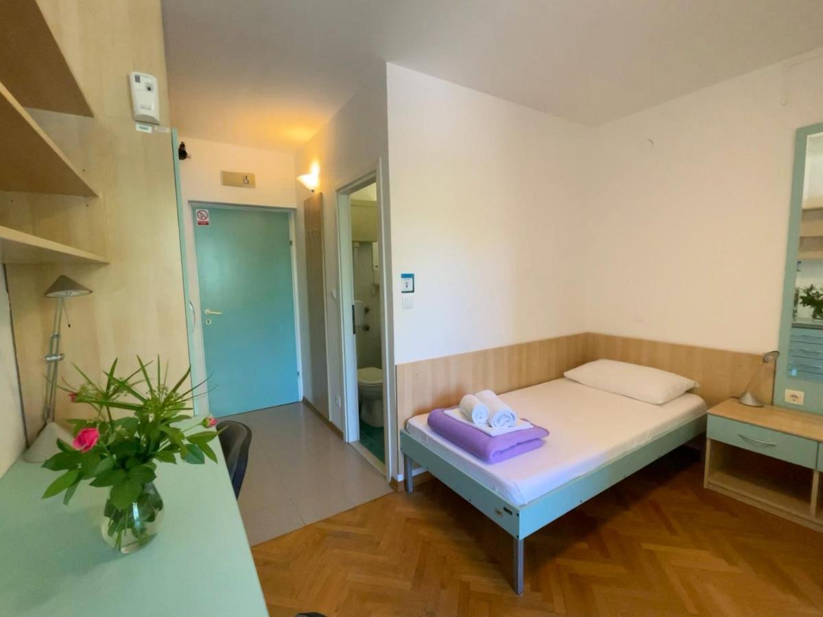 Hostel Spinut Split Exterior foto